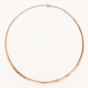 Omega Collier