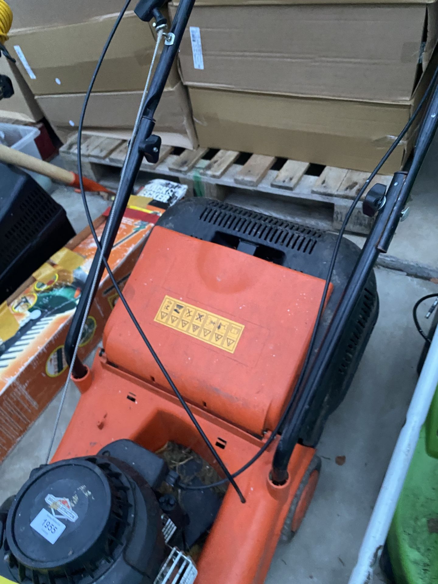 A FLYMO LC400PD PETROL LAWN MOWER - Image 4 of 4