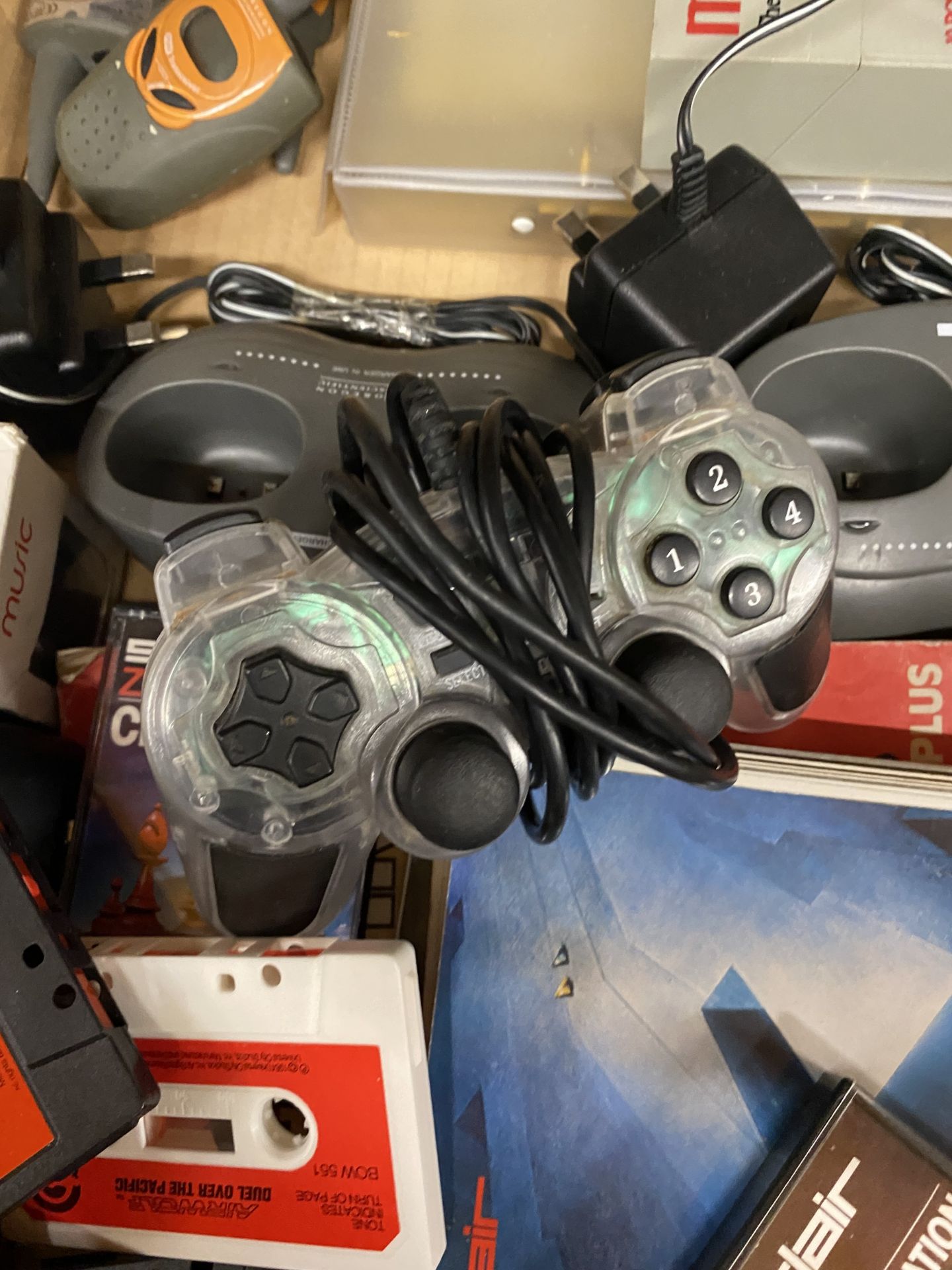 A QUANTITY OF SINCLAIR GAMES, BOOKS, A RADIO, ETC - Image 2 of 4