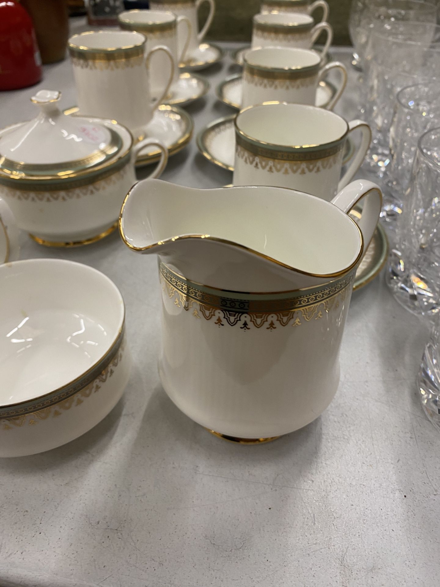 A COLLECTION OF ROYAL ALBERT PARAGON KENSINGTON COFFEE CUPS, SUGAR BOWL, MILK AND CREAM JUGS ETC - Image 2 of 5