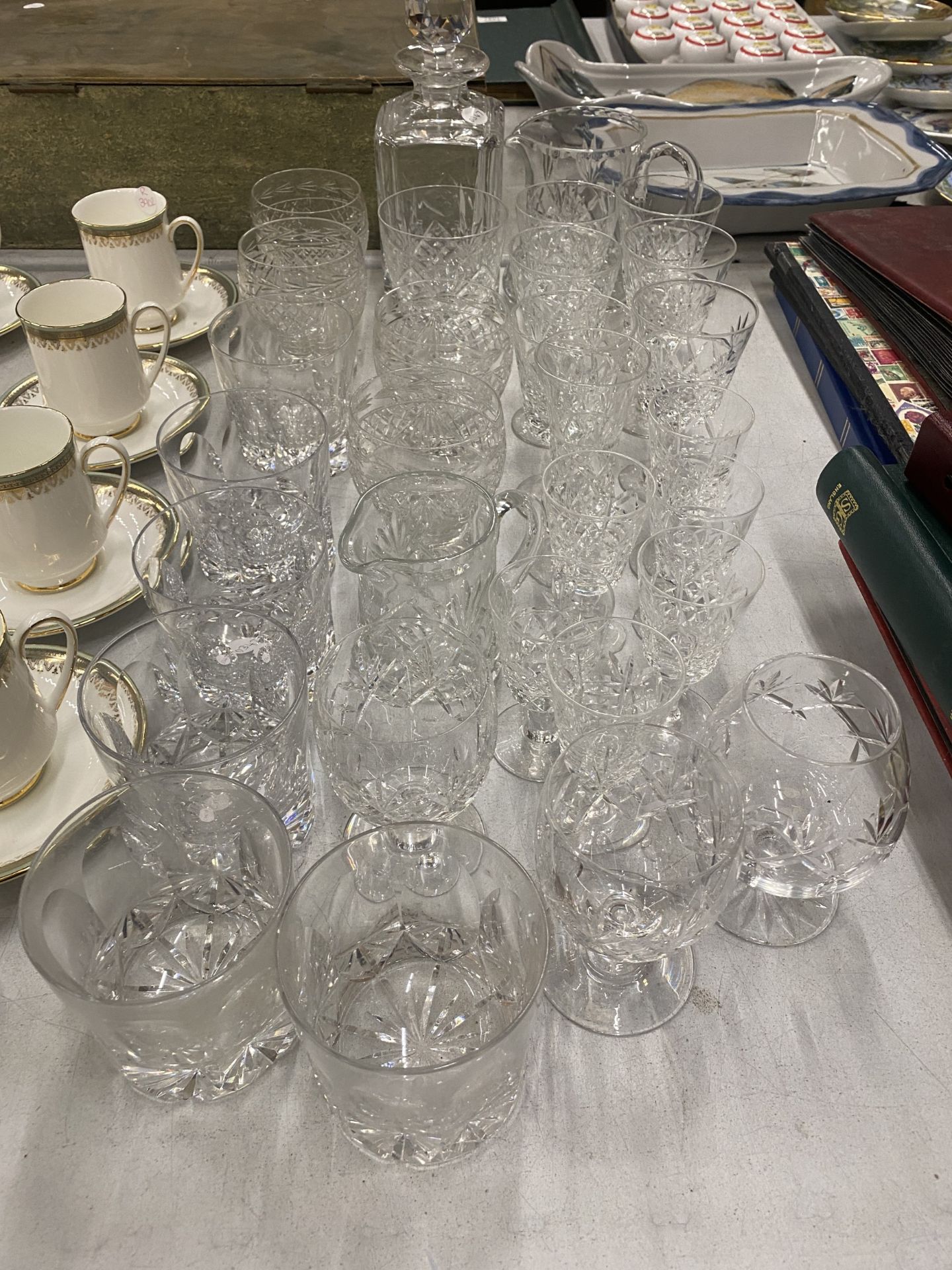 A LARGE COLLECTION OF CUT GLASSWARE TO INCLUDE WINE GLASSES, TUMBLERS, PITCHERS, DECANTER ETC - Image 2 of 4