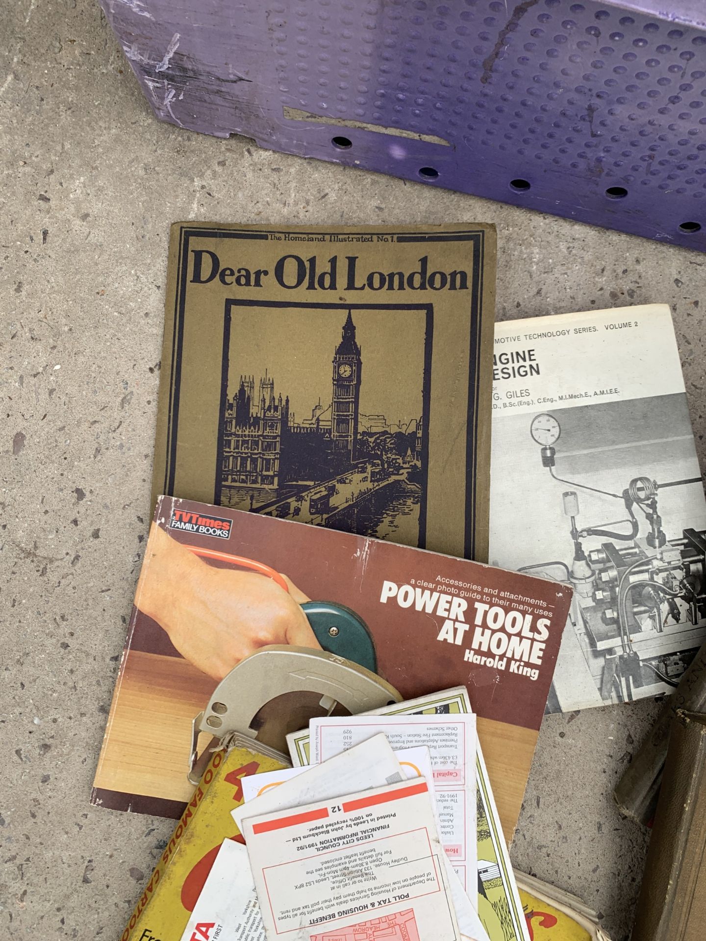 AN ASSORTMENT OF VARIOUS HARDBACK BOOKS - Image 3 of 4
