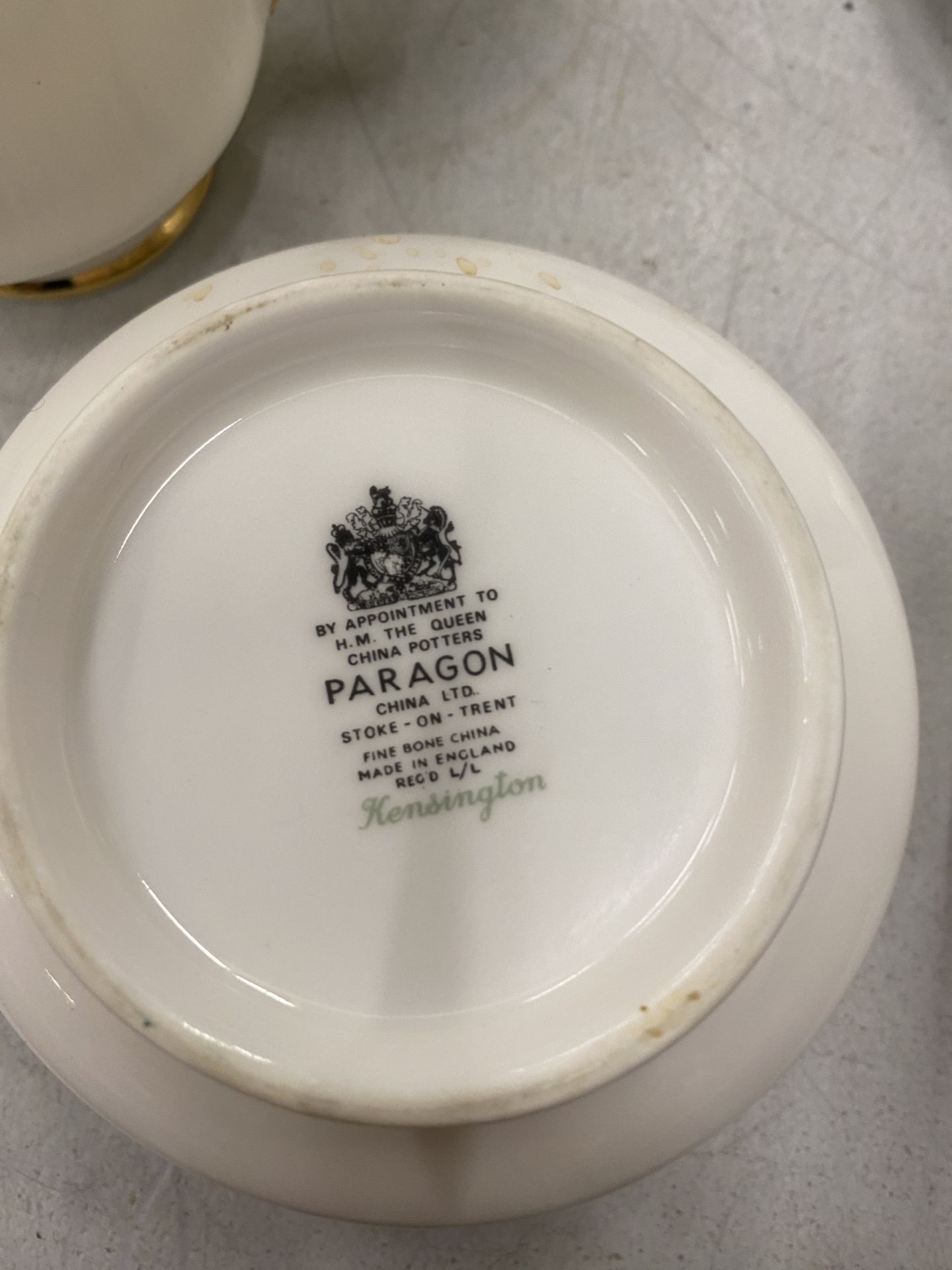 A COLLECTION OF ROYAL ALBERT PARAGON KENSINGTON COFFEE CUPS, SUGAR BOWL, MILK AND CREAM JUGS ETC - Image 5 of 5