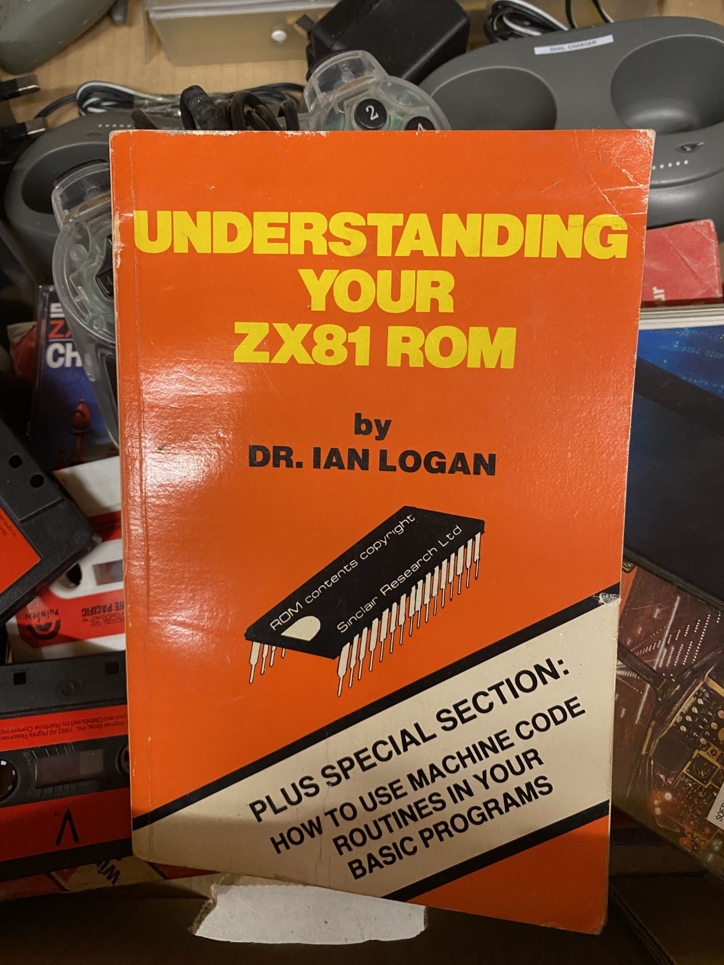 A QUANTITY OF SINCLAIR GAMES, BOOKS, A RADIO, ETC - Image 4 of 4