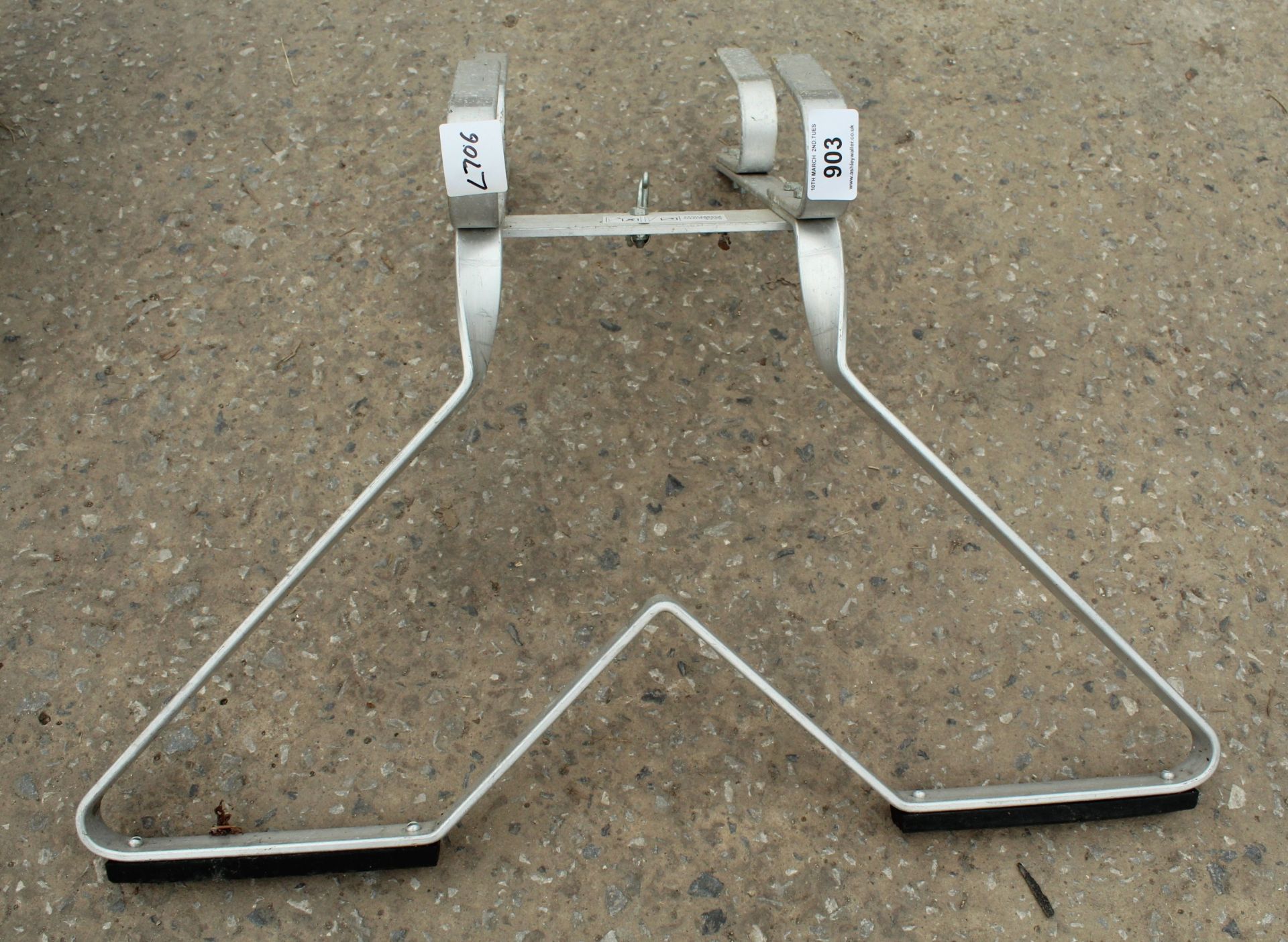 LADDER STAND OFF AND TRAILER HANDLES NO VAT - Image 2 of 2