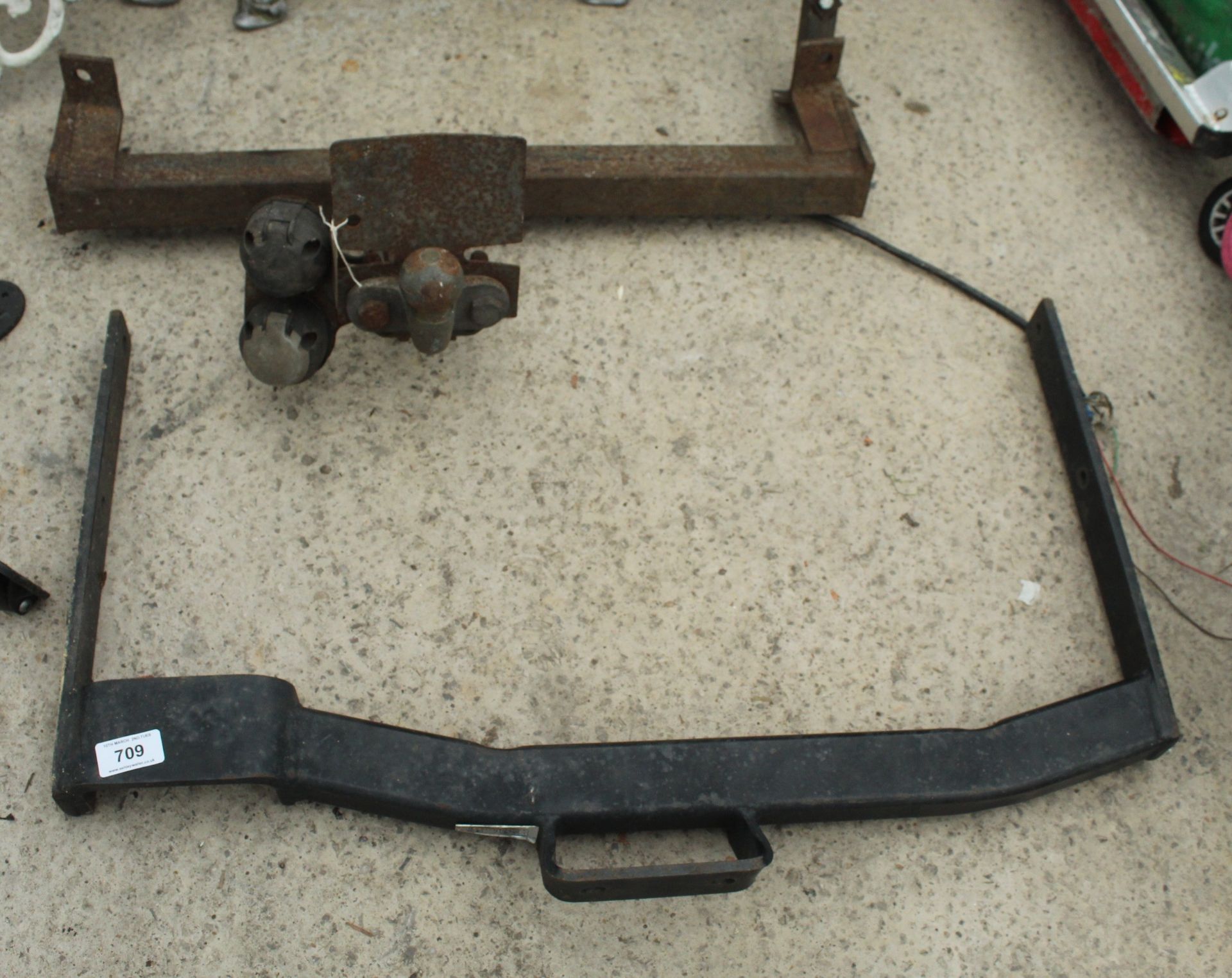 2 TOW BARS NO VAT