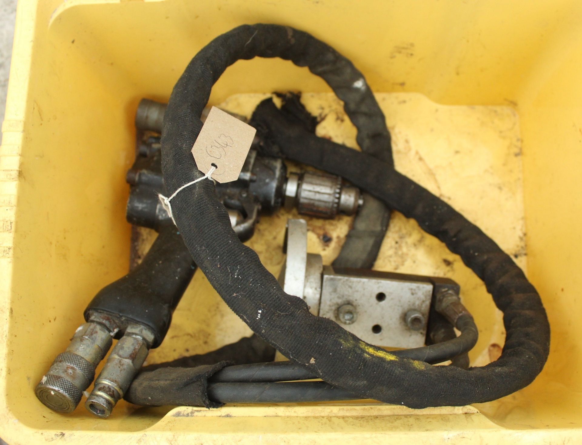 2 BUCKETS OF TOOLS NO VAT - Image 7 of 9