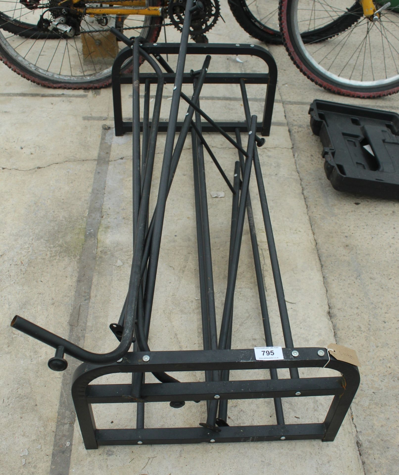 CLOTHES/BOOT RACK NO VAT - Image 4 of 4