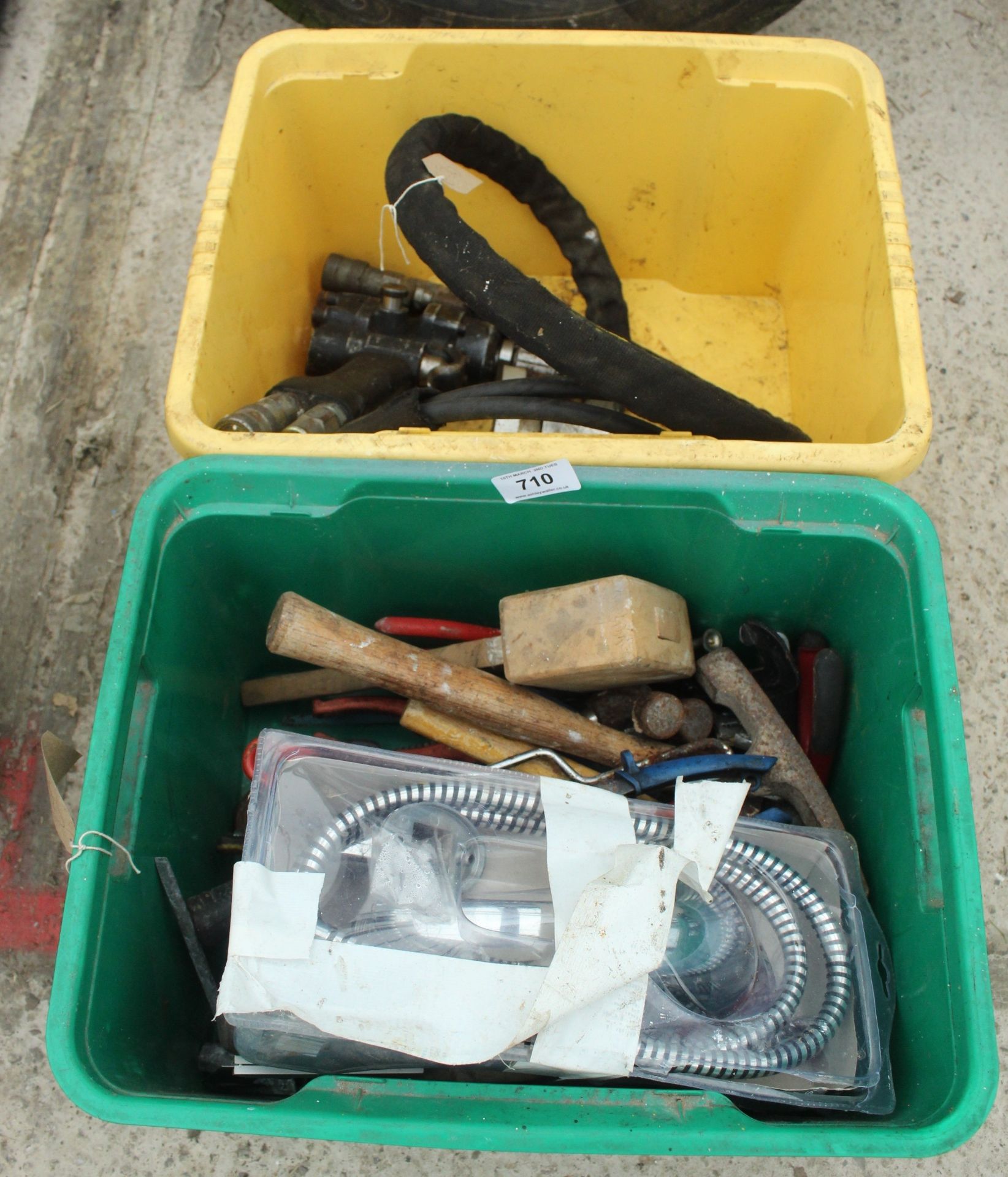 2 BUCKETS OF TOOLS NO VAT