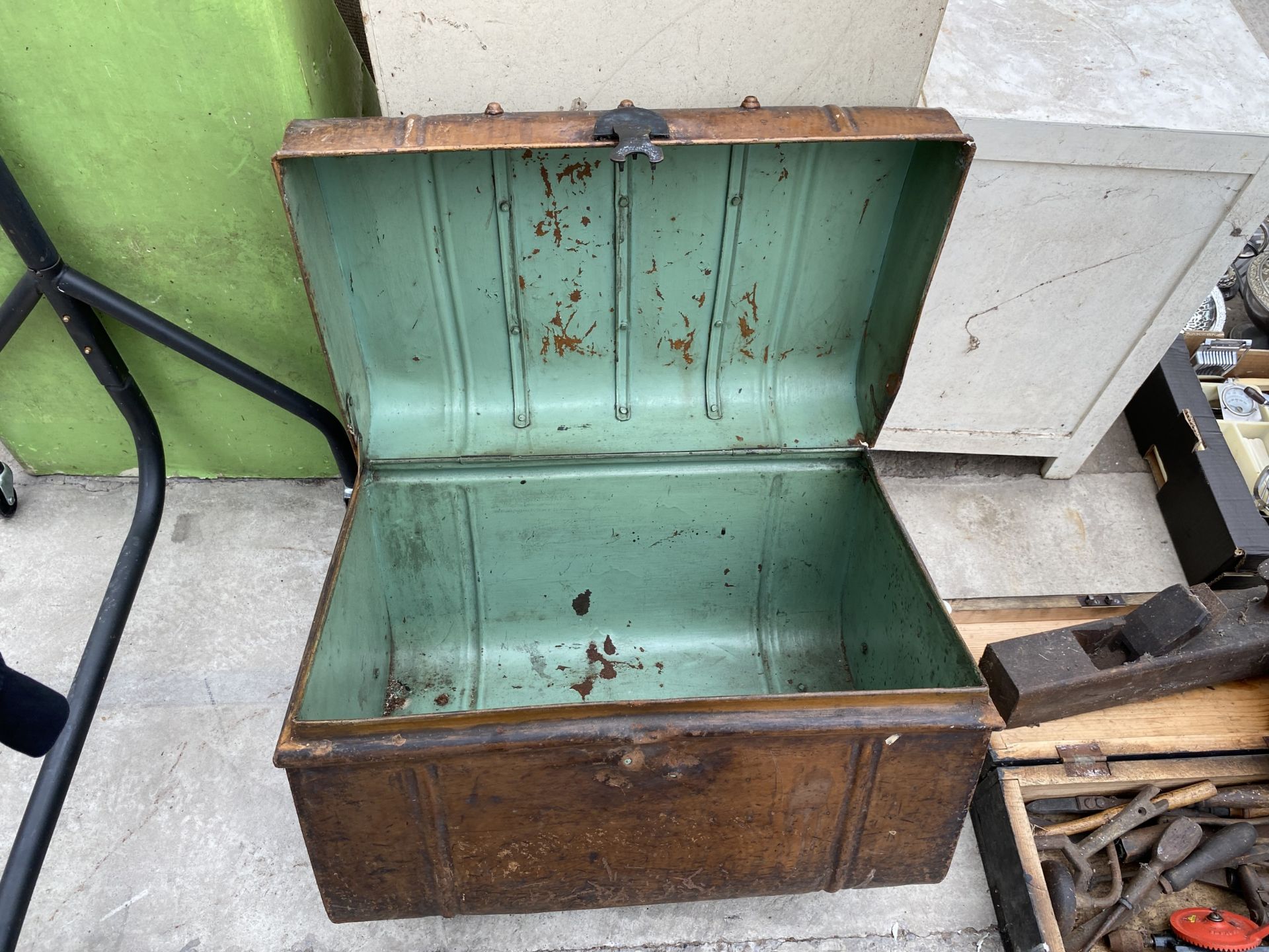 A VINTAGE METAL TRAVEL TRUNK - Image 2 of 2