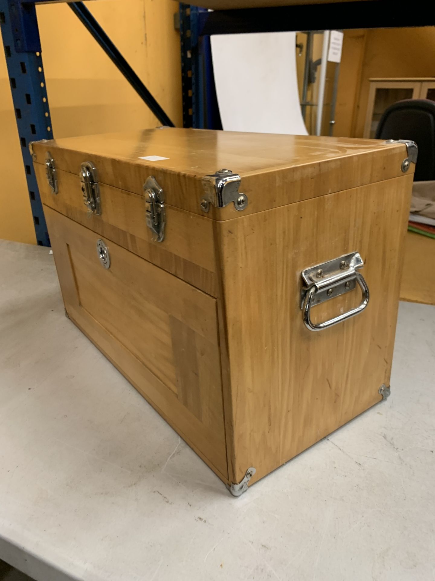 A WOODEN HABERDASHERY/ENGINEERS CABINET WITH FOUR SHORT AND TWO LONG DRAWERS, A DROP DOWN FRONT, - Image 6 of 7