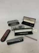 A SHEAFFER FOUNTAIN PEN WITH A 14CT GOLD NIB PLUS A QUANTITY OF OTHER FOUNTAIN AND BALLPOINT PENS