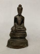 A 19TH CENTURY CHINESE SILVER PATINATED METAL BUDDAH FIGURE, HEIGHT 18CM