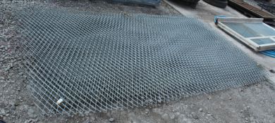 5 MESH PANELS 10 FT X 6 FT + VAT