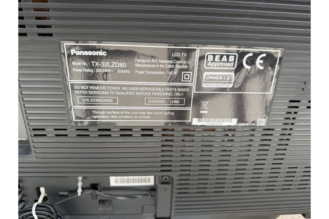 A PANASONIC 32" TELEVISION WITH REMOTE CONTROL - Image 3 of 3