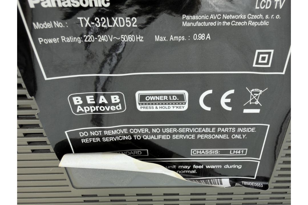 A PANASONIC 32" TELEVISION WITH REMOTE CONTROL - Image 3 of 3