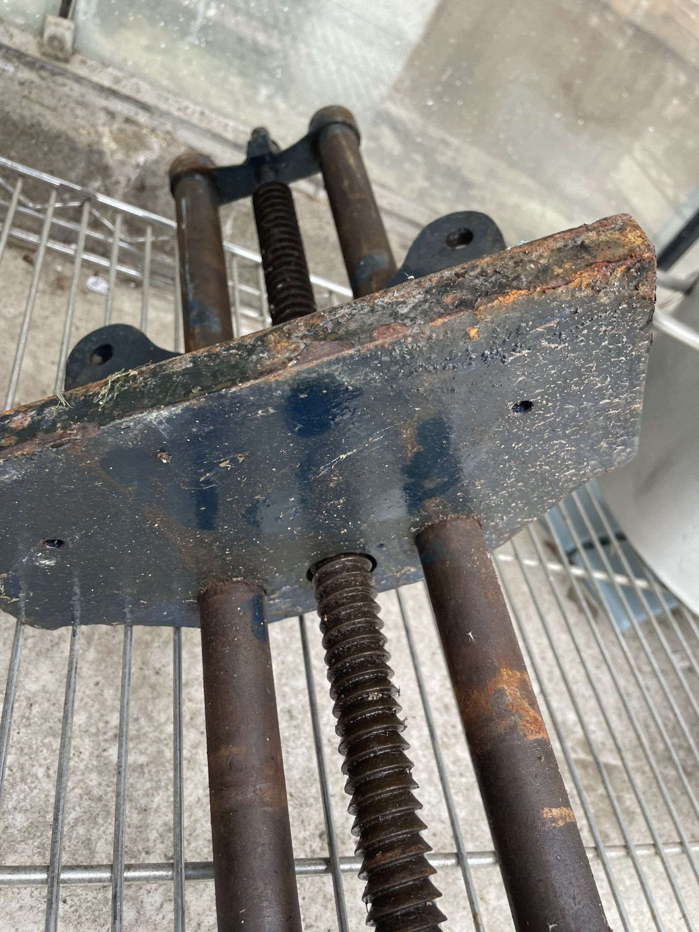 A RECORD NO. 52 1/2 WOOD VICE - Image 3 of 3