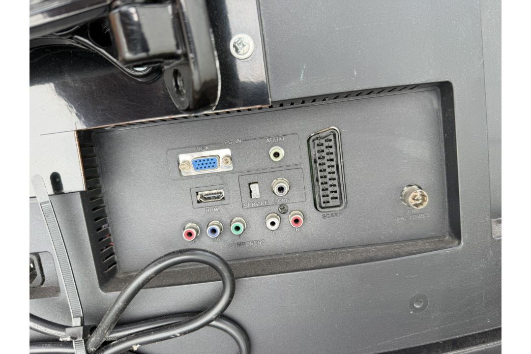 A BUSH 26" TELEVISION WITH REMOTE CONTROL - Image 3 of 3