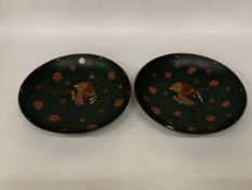A PAIR OF JAPANESE CLOISONNE WALL CHARGERS WITH BIRD AND FLORAL DESIGN, DIAMETER 30CM