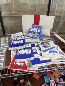 AN ASSORTMENT OF VINTAGE/RETRO FOOTBALL PROGRAMMES TO INCLUDE IPSWICH, HULL AND STOKE ETC