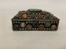 A VINTAGE SEMI-PRECIOUS STONE-SET TRINKET BOX OF MIDDLE EASTERN ORIGIN WITH BLUE VELVET LINER - 12 X