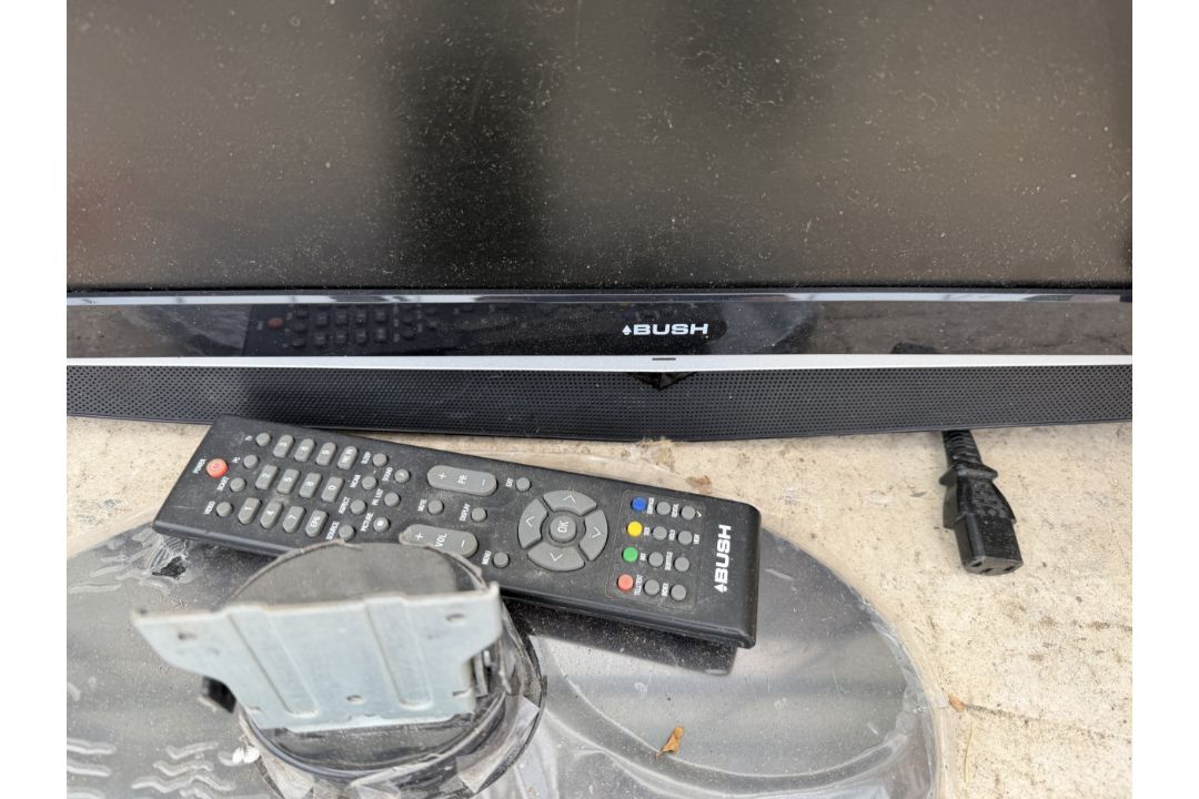 A BUSH 26" TELEVISION WITH REMOTE CONTROL - Image 2 of 3