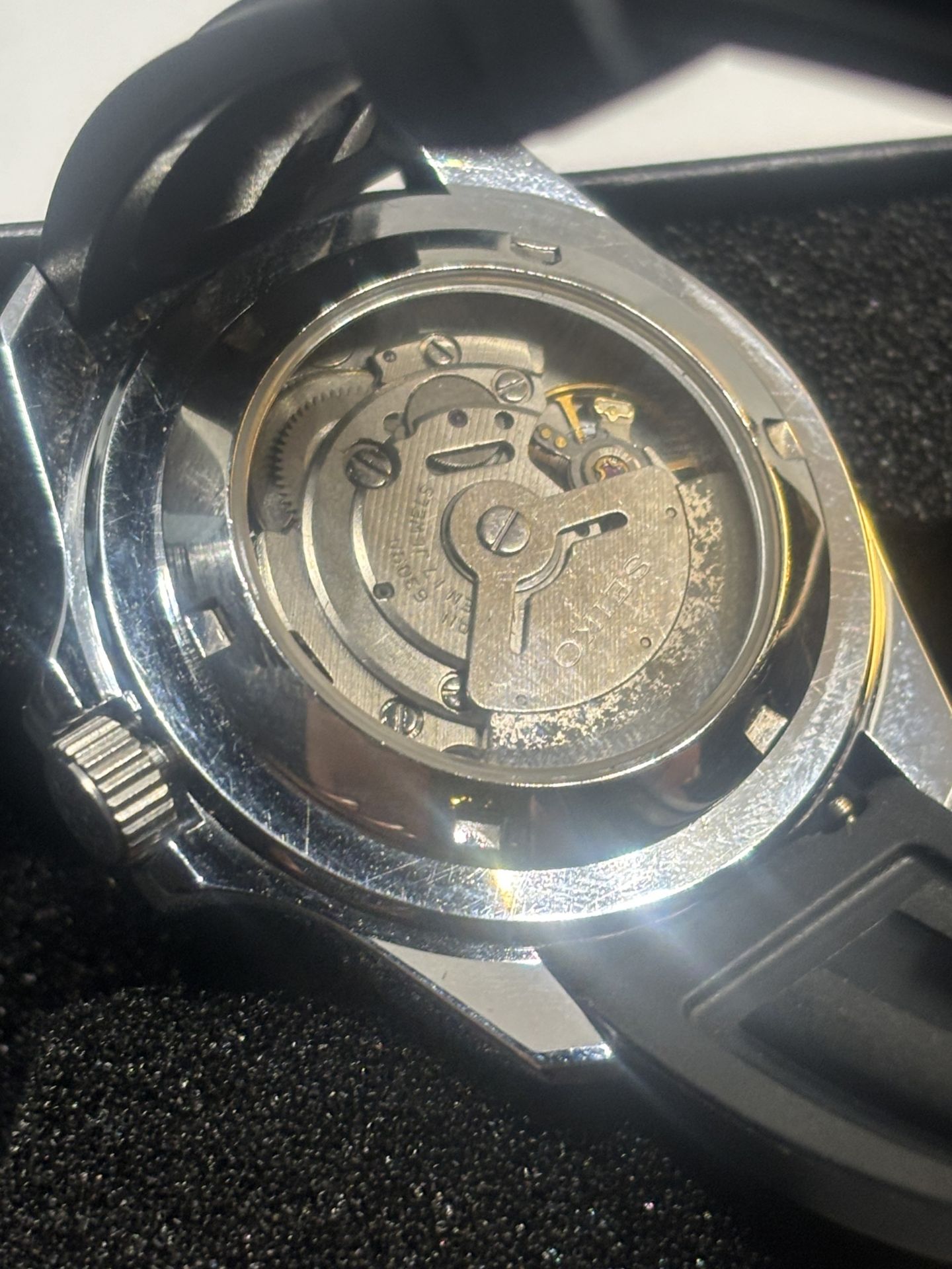 A SEIKO MARINEMASTER AUTOMATIC PROFESSIONAL 300m WRISTWATCH WITH BLACK FACE AND STRAP IM A - Image 3 of 3