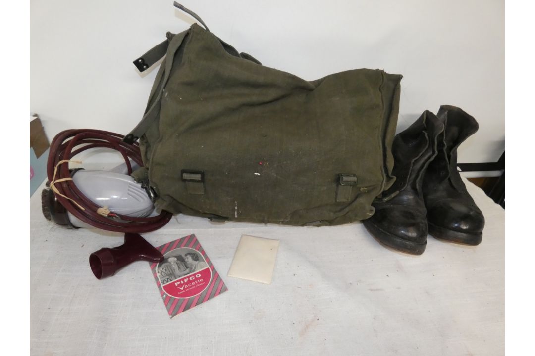 A VINTAGE MILITARY KNAPSACK, PAIR OF VINTAGE BOOTS AND A PIFCO HAIRDRYER - Image 1 of 5