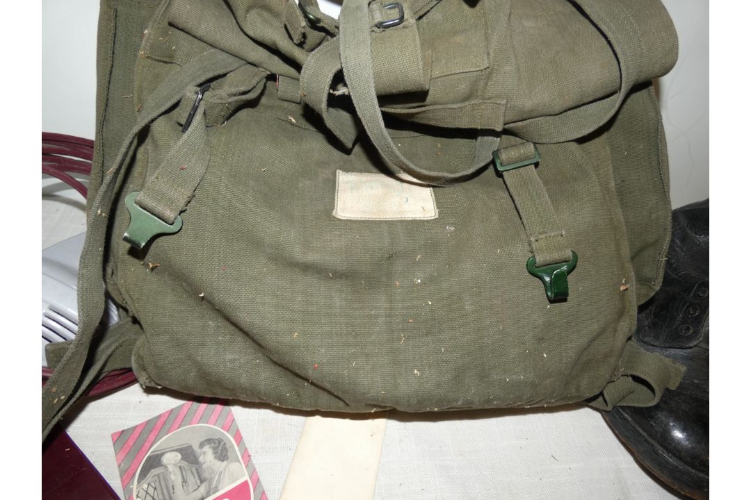 A VINTAGE MILITARY KNAPSACK, PAIR OF VINTAGE BOOTS AND A PIFCO HAIRDRYER - Image 4 of 5