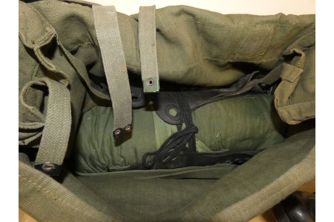 A VINTAGE MILITARY KNAPSACK, PAIR OF VINTAGE BOOTS AND A PIFCO HAIRDRYER - Image 3 of 5