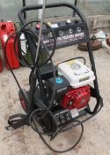 A KILRUSH 3000 PSI PRESSURE WASHER WITH 6.5HP ENGINE NO VAT