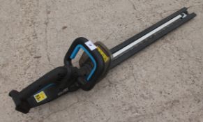 A MACALLISTER HEDGE CUTTER / STRIMMER NO VAT
