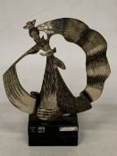 AN XRF TESTED TO 925 SILVER, ORFEBRES DEL ARTE SCULPTURE OF A DANCING LADY ON A PLINTH, HEIGHT 20CM