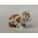A ROYAL CROWN DERBY SPICE KITTEN, WITH GOLD STOPPER