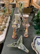 A SELECTION OF MURANO STYLE GLASSWARE TO INCLUDE VASES AND CANDLESTICKS ETC