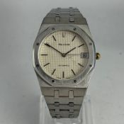 A GENTLEMAN'S 1970s BULOVA ROYAL OAK AUTOMATIC WRISTWATCH