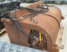 A JCB SKIDSTER 4 IN 1 BUCKET IN WORKING ORDER + VAT