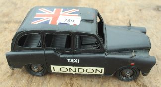 A LONDON TAXI BLACK METAL MODEL NO VAT