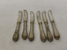 SIX KNIVES WITH HALLMARKED SHEFFIELD SILVER HANDLES, GROSS WEIGHT 126.59g