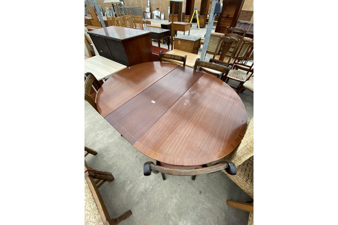 A REGENCY STYLE PEDESTAL DINING TABLE AND FOUR BRASS INLAID DINING CHAIRS - Image 2 of 6