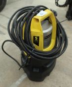 A KARCHER WATER PUMP NO VAT