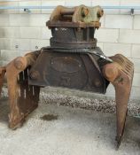 A NORTHERN TRACK ROTATING SELECTOR GRAB, TO SUIT 13T MACHINE + VAT