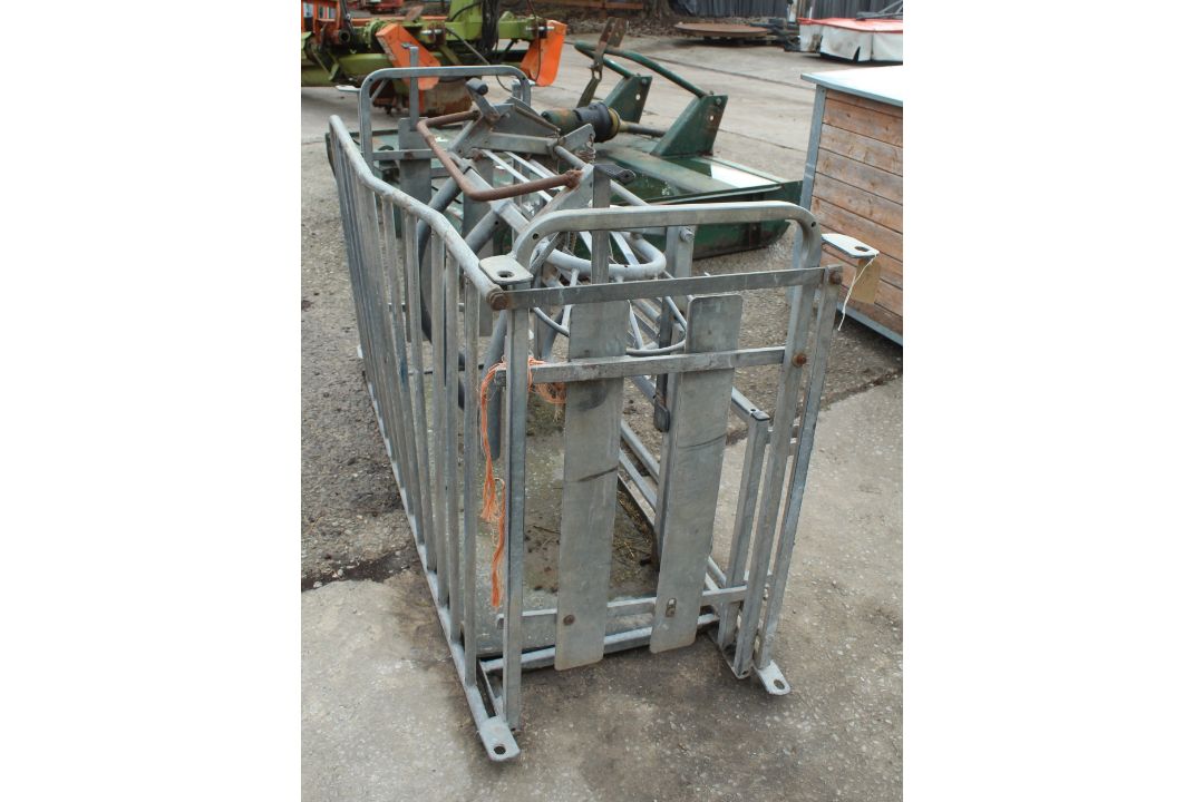 PIG/SHEEP TURNER + VAT - Image 2 of 3