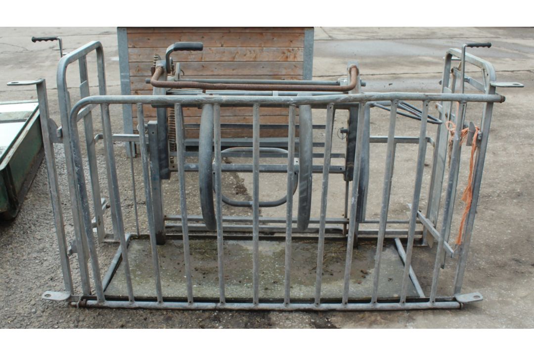 PIG/SHEEP TURNER + VAT - Image 3 of 3