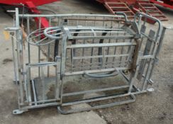 PIG/SHEEP TURNER + VAT