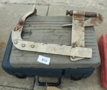 GRINDER AND TOOLS NO VAT