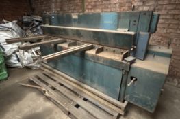 A MID 1960'S KEETONA METAL WORKING GUILLOTINE, SOLD FOR SPARES AND REPAIRS