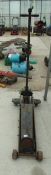 A DRAPER TROLLEY JACK IN WORKING ORDER + VAT