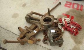 A BLACKSMITH VICE , BLOCK AND TACKLE NO VAT
