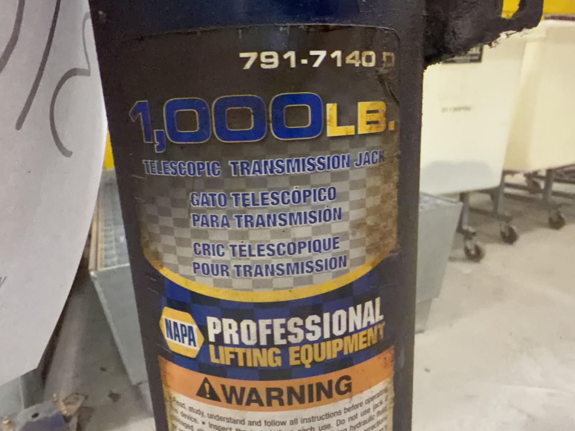 NAPA TELESCOPIC TRANSMISSION JACK - 1,000 LB CAPACITY | PROFESSIONAL-GRADE LIFTING EQUIPMENT | IDEAL - Image 4 of 5